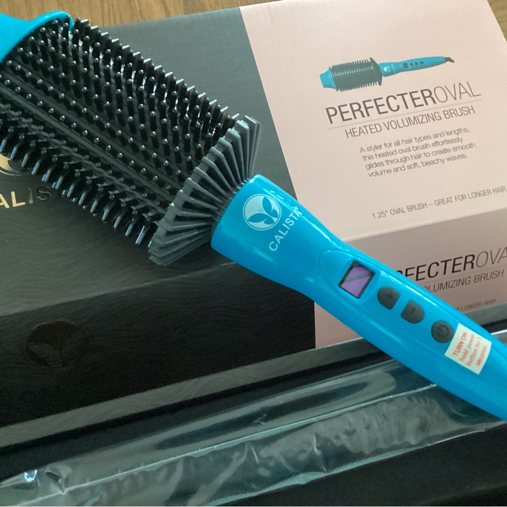 Calista Perfecter Oval Blue Heated Volumizing 1.25” Oval Brush